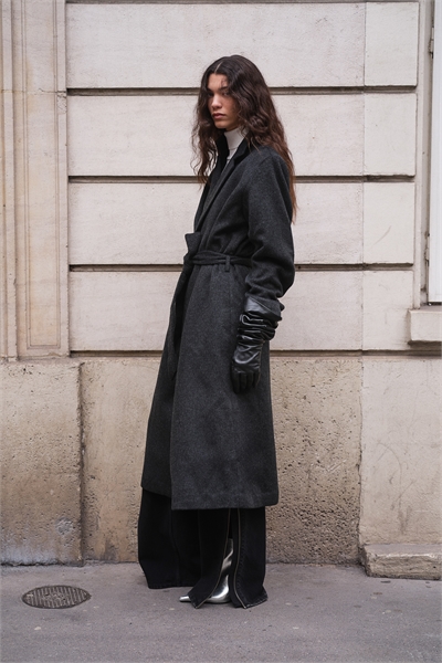 Пальто с матовой отделкой и завязывающимся поясом 1228998005