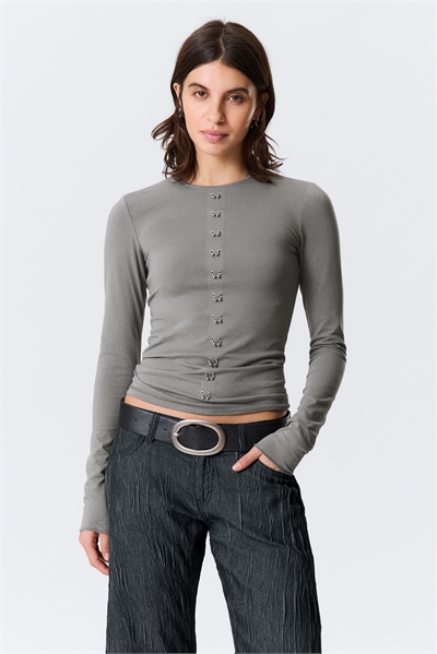Топ с длинными рукавами с пирсингом 1318260001