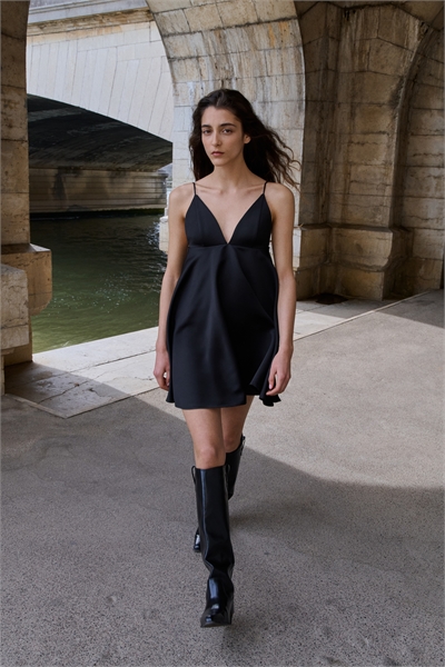 Расклешенное платье на бретелях 1304850001