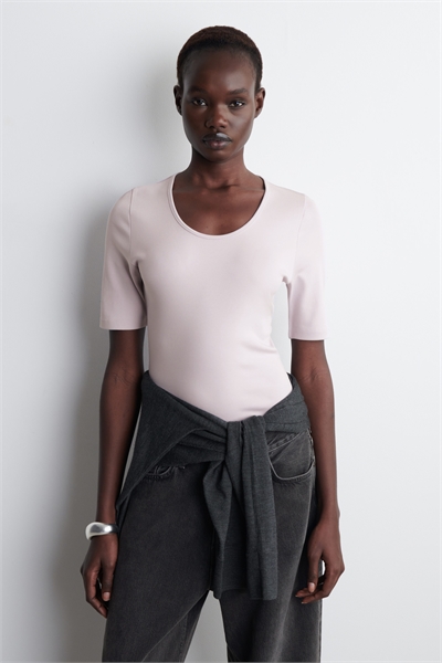 Тонкая футболка из хлопка с обрывным вырезом 1272305003