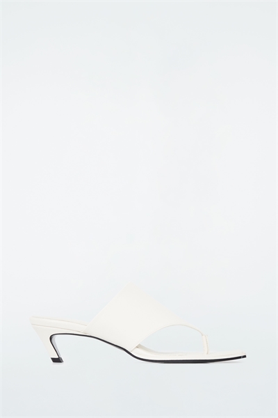 Сандалии на каблуке с ремешком 1230594001