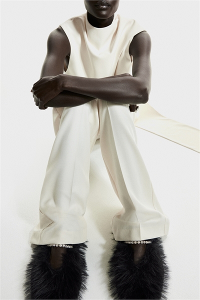 Украшенные тапочки 1304161001