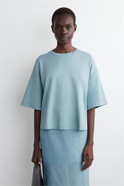 Широкая футболка оверсайз 1264085009