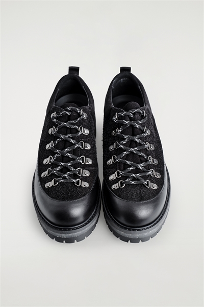 Кожаная обувь для походов артикул 1288360001