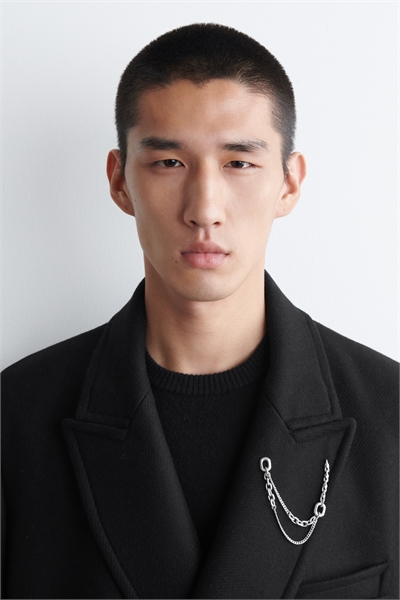 Ограненная брошь с двойной цепочкой 1310267001