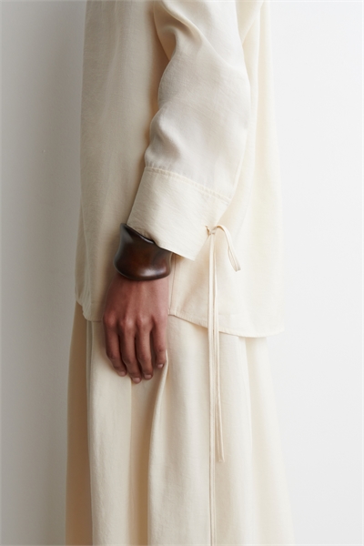 Изогнутая деревянная манжета 1294859001