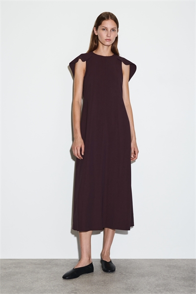 Платье-миди с накидкой на плечи 1309666001