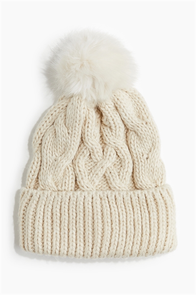 Вязаная на спицах шапочка с помпоном 1102962007