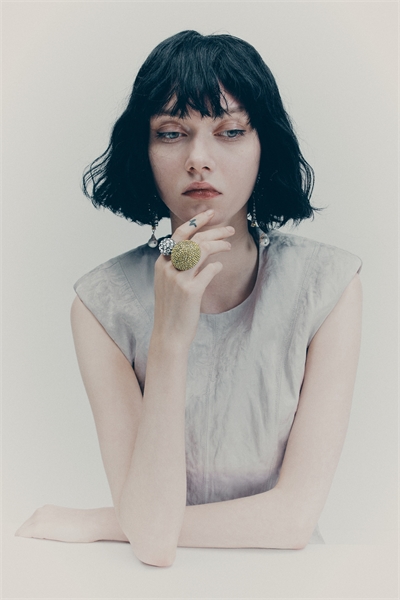 Кольцо со стразами 1306631001