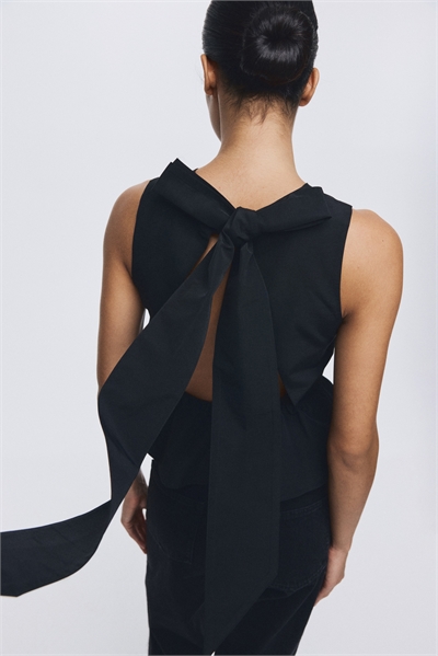 Топ с декором в виде завязок 1314654001