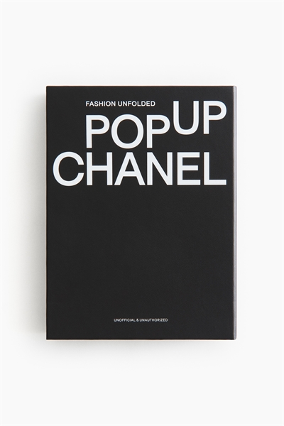 Fashion Unfolded: Pop-Up Chanel 1312681001