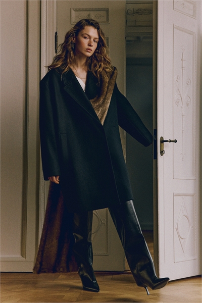 Безразмерное пальто из шерстяного бленда 1306046002