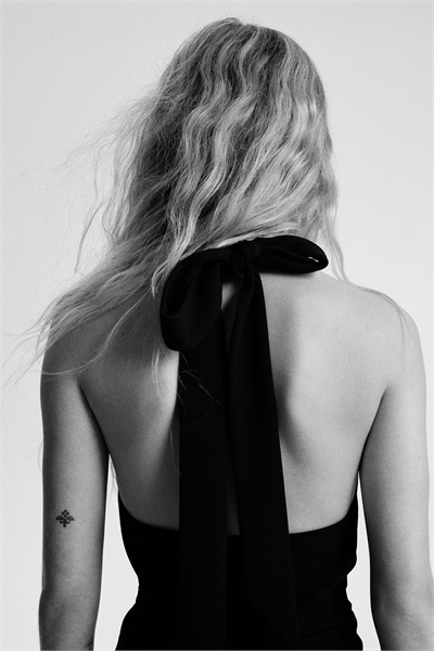 Платье с драпировкой по вырезу горловины 1319068001