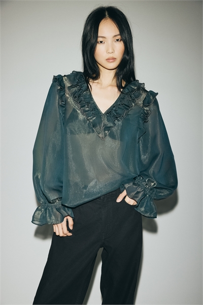 Блузка с отделкой в виде оборок 1309239001