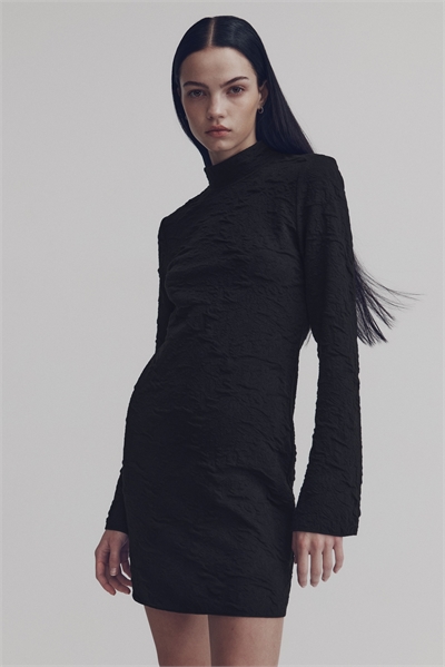 Платье с открытой спиной 1323431001