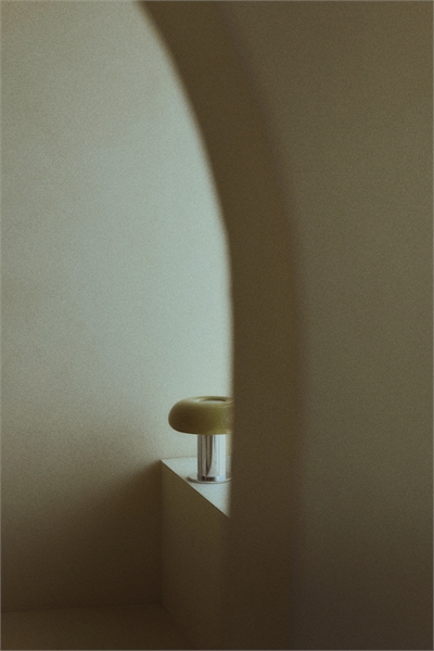 Настольная лампа из металла 1311981001