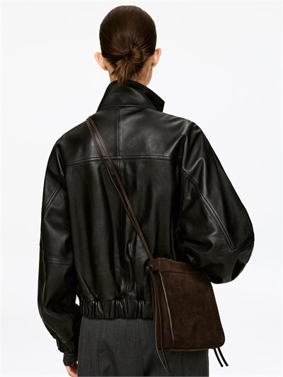 Замшевая сумка кроссбоди 1317425001