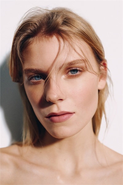 Губная помада Sheer Brilliance 1222113001