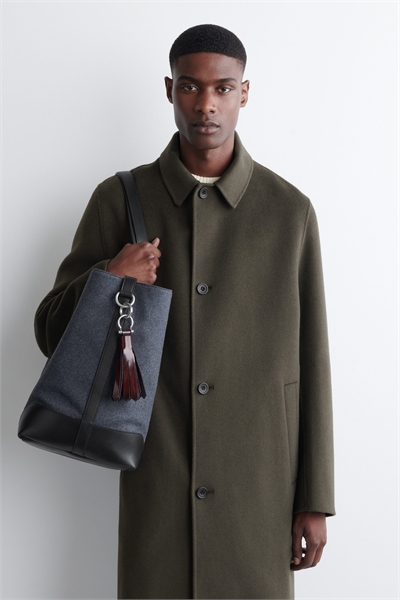 Кожаный брелок для ключей с кисточками 1313226001