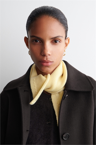 Шарф-треугольник из мериносовой шерсти 1313060001