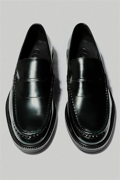 Мокасины из потертой кожи артикул 1300694001