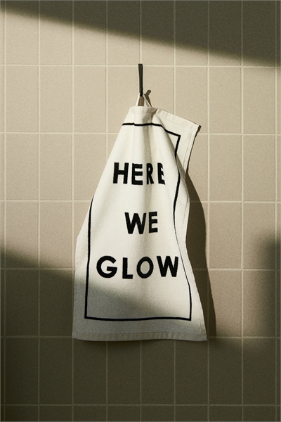 Велюровое гостевое полотенце с узором 1237306002