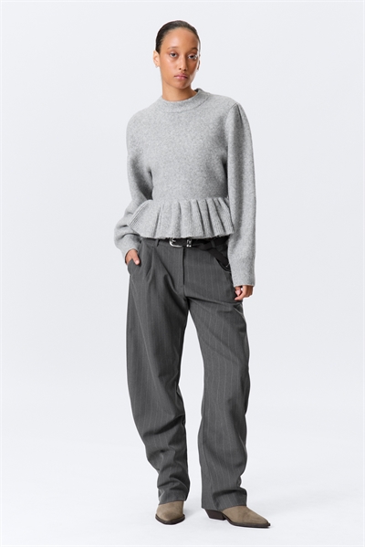 Вязаный свитер с воланами на подоле 1322948001