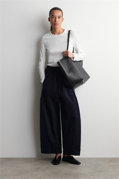 Эластичные вельветовые брюки с бочкообразными ногами 1324161001