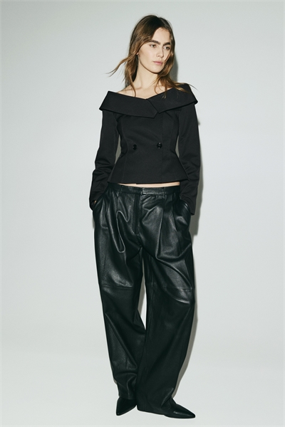 Блейзер с отворотом на плечо 1316132001