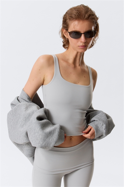 Обрезанный спортивный топ 1314642008