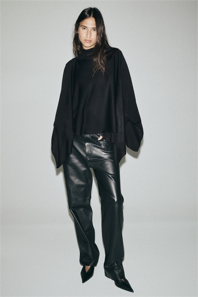 Накидка из тонкого трикотажа 1333730001