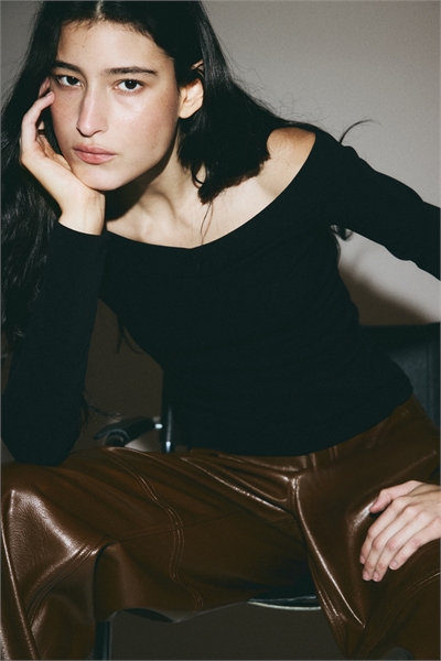 Топ на плечах 1320304003