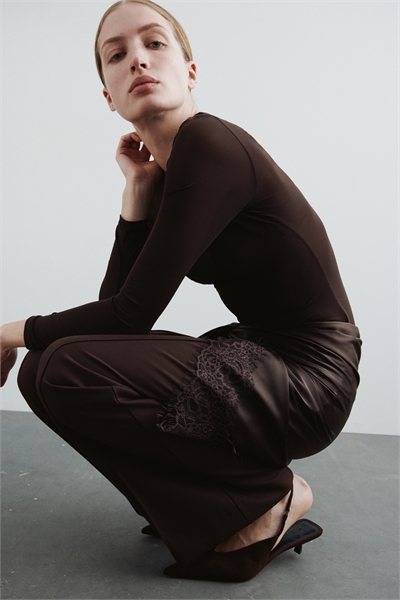 Шарф-треугольник с кружевной отделкой 1333754002