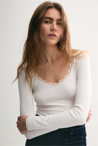 Топ из ребристого трикотажа артикул 1323813001