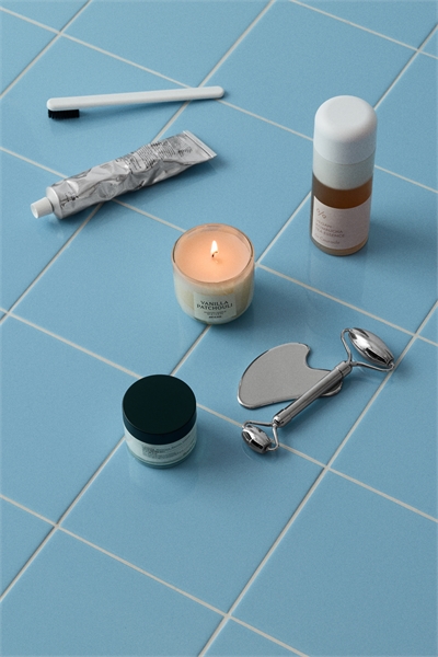 Ароматическая свеча в стеклянном держателе артикул 1218997014