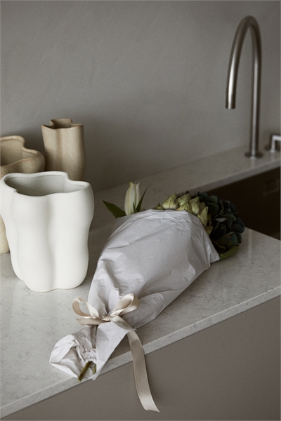 Высокая ваза из керамогранита артикул 1229017001