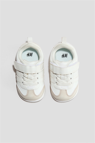 Кроссовки артикул 1270780001