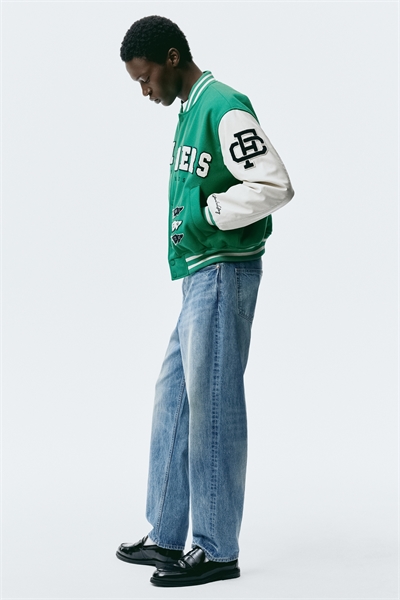 Широкие джинсы артикул 0979945076