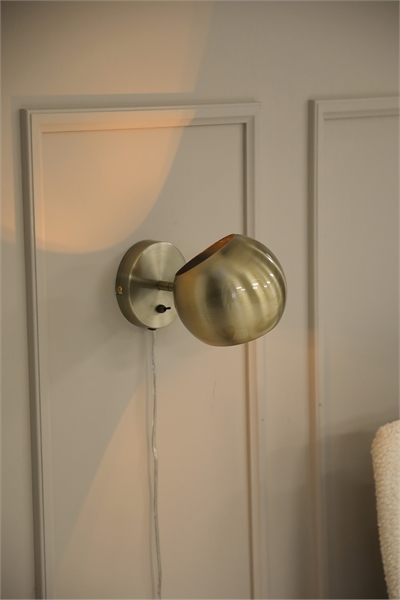 Настенный светильник Edgar артикул 1252440001