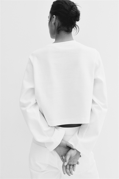 Короткий топ из интерлока артикул 1322992002