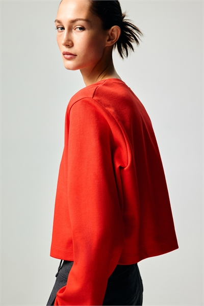 Короткий топ из интерлока артикул 1322992003