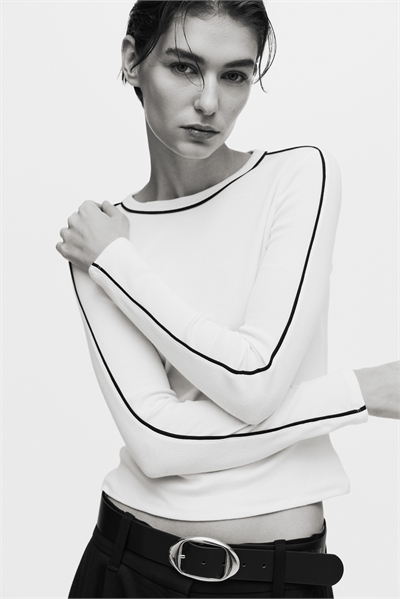 Топ из ребристого трикотажа артикул 1333882001