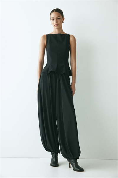 Приталенный топ с пеплумом артикул 1316615002