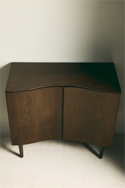 Изогнутый деревянный шкаф артикул 1311960002