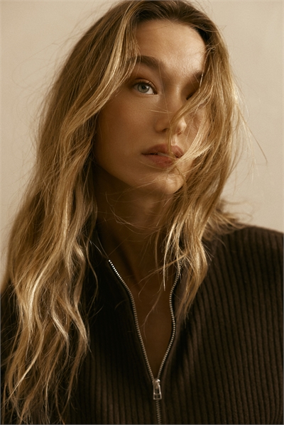 Свитер с застежкой-молнией и ребристым узором артикул 1323161001