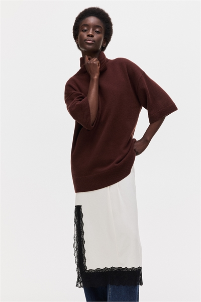 Шерстяной свитер с высоким воротником артикул 1324114002