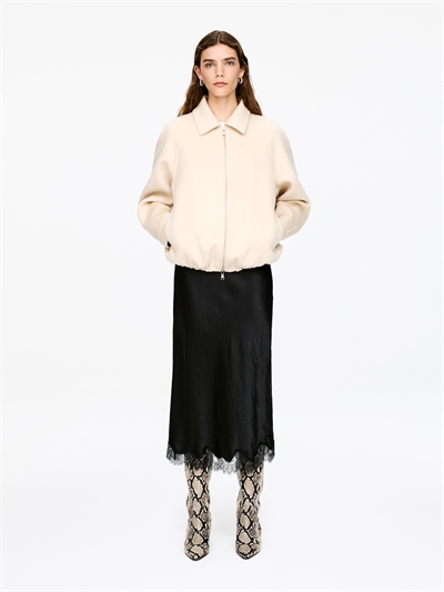 Атласная юбка с кружевными деталями артикул 1326539001