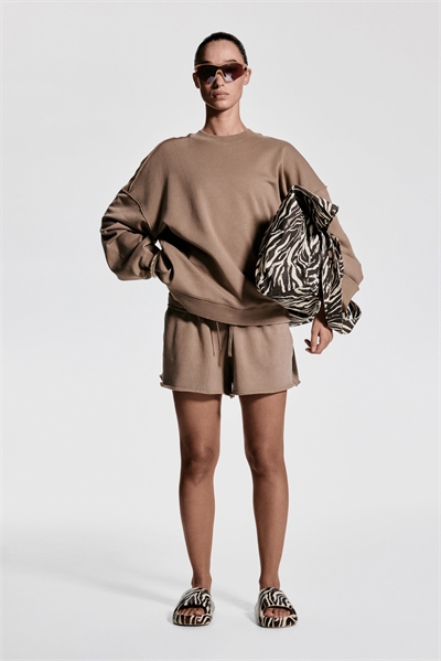 Спортивная толстовка артикул 1289850001