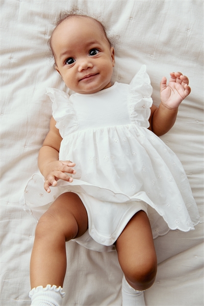 Платье-боди с отделкой из оборок артикул 1218179013