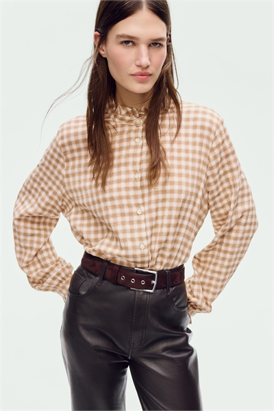 Блузка с воротником-рюшами артикул 1318808003